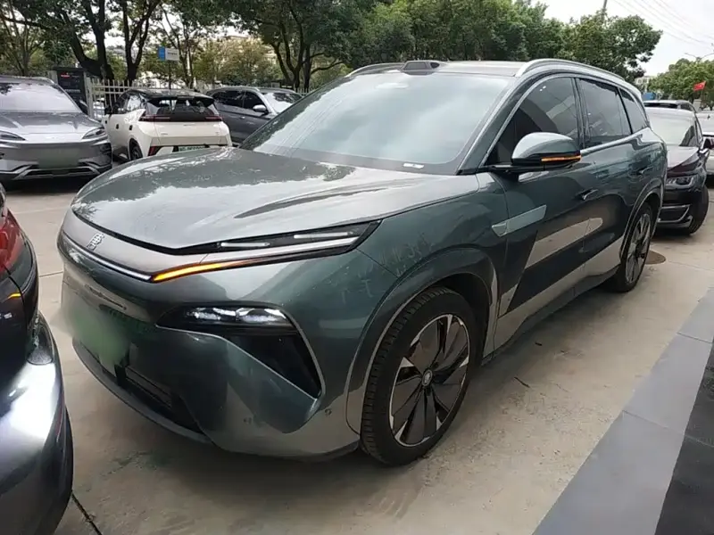 BYD Tang L