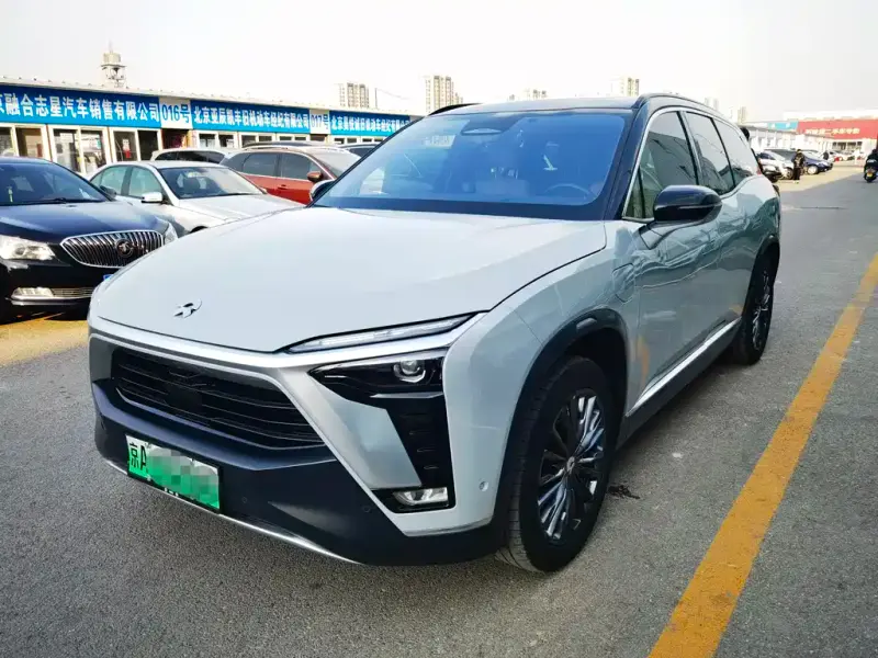NIO ES8