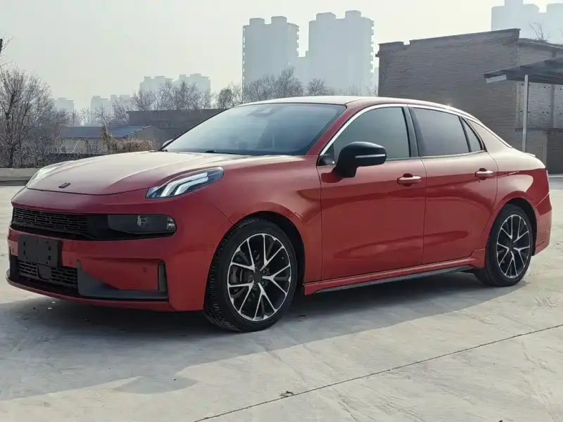 Lynk & Co 03