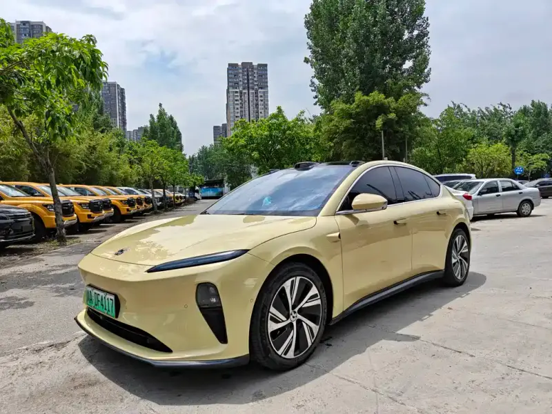 NIO ET5