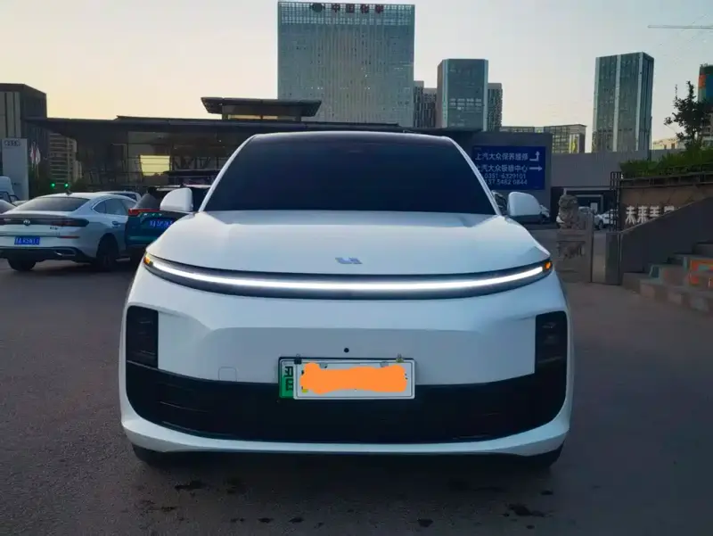 Li Auto L6
