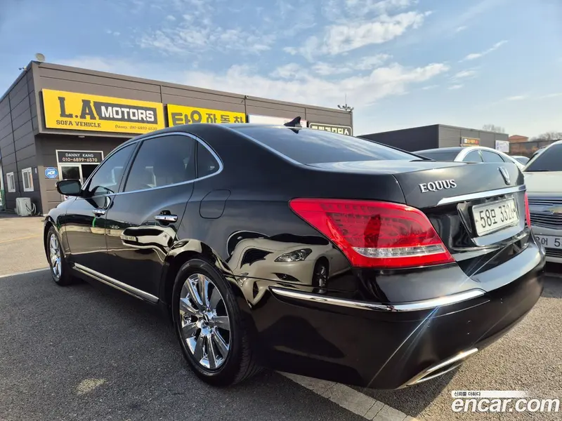 Hyundai Equus
