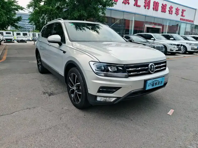 Volkswagen Tiguan L