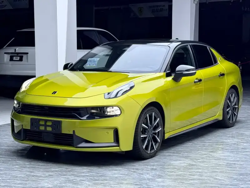 Lynk & Co 03