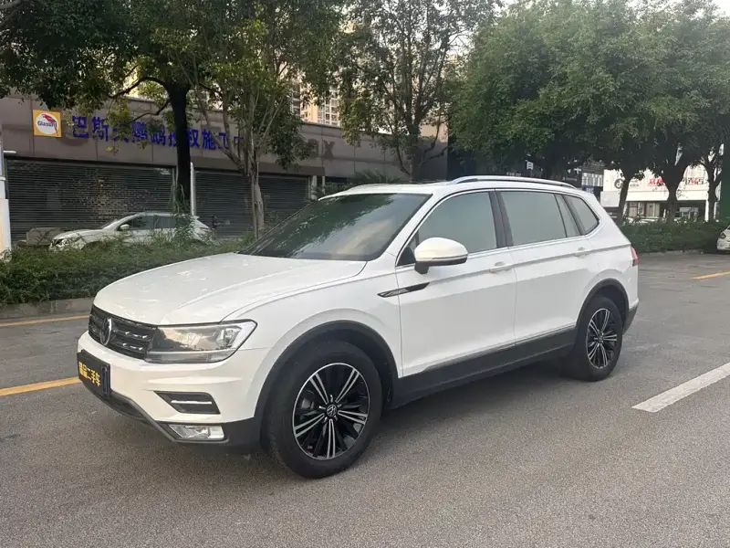 Volkswagen Tiguan L