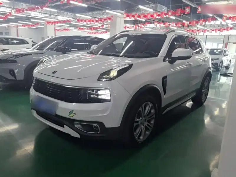 Lynk & Co 01