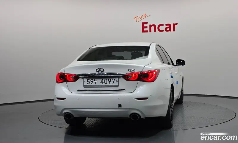 Infiniti Q50
