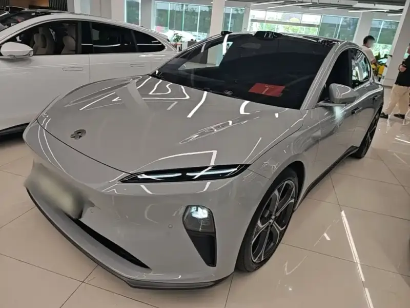 NIO ET5