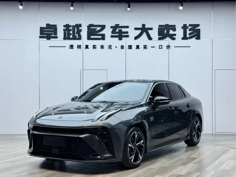 Lynk & Co 03