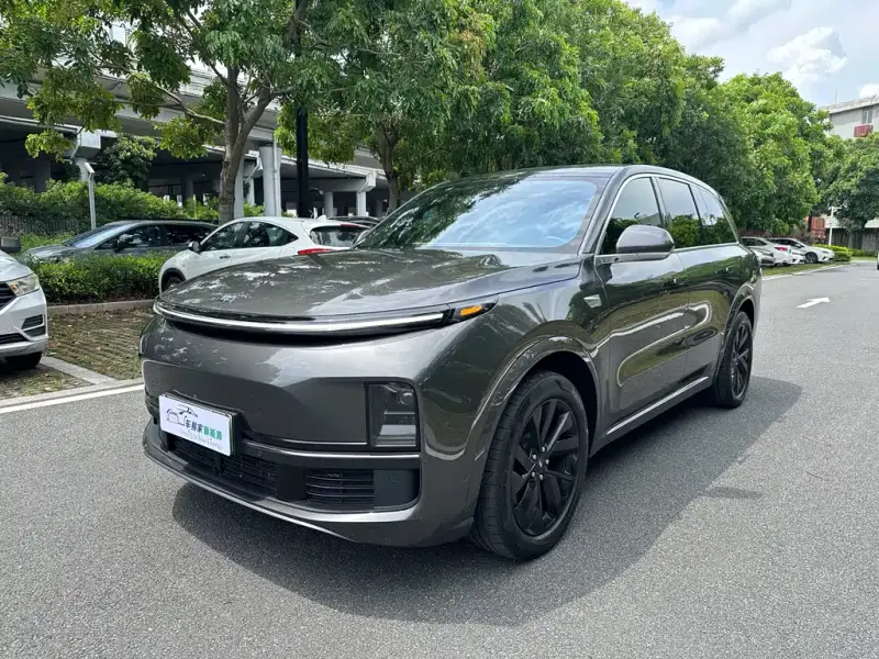 Li Auto L8