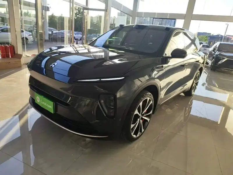 NIO ES8