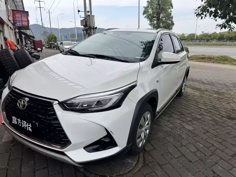 Toyota Yaris L