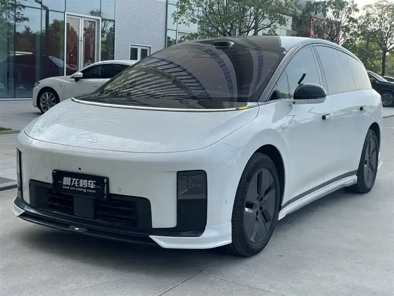 Li Auto i8