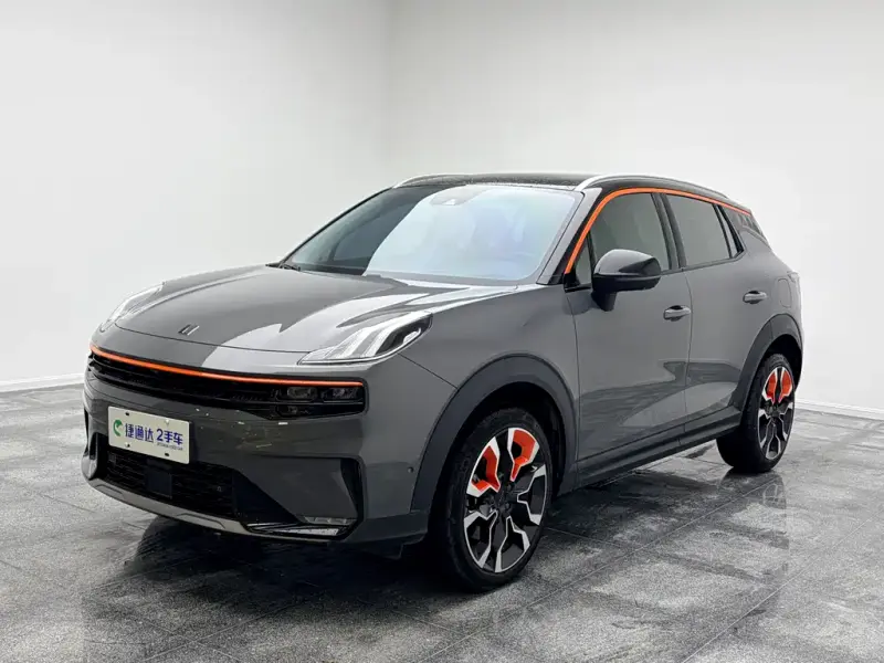Lynk & Co 06