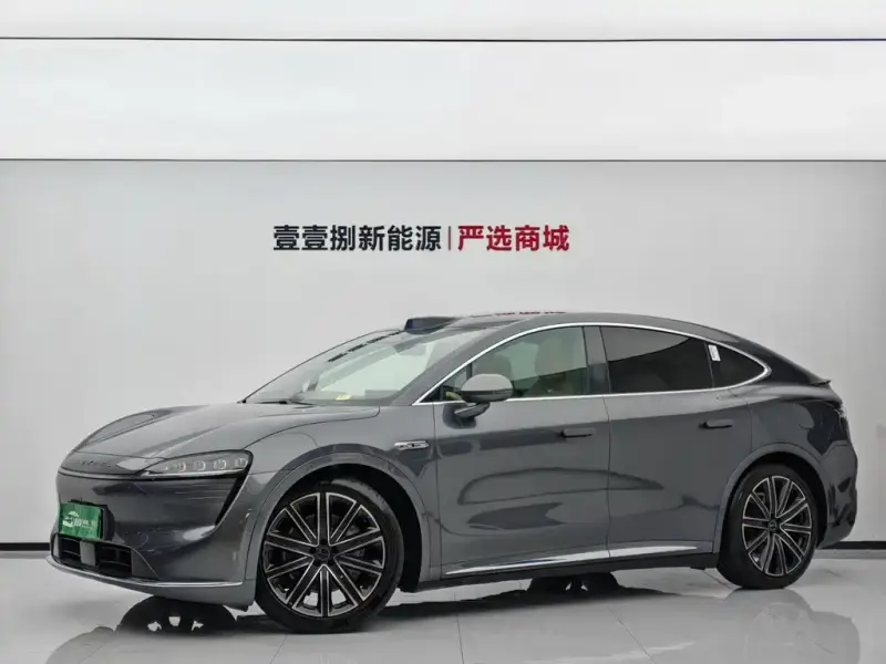 Luxeed Zhijie R7
