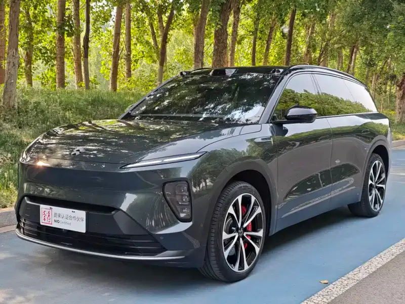 NIO ES8