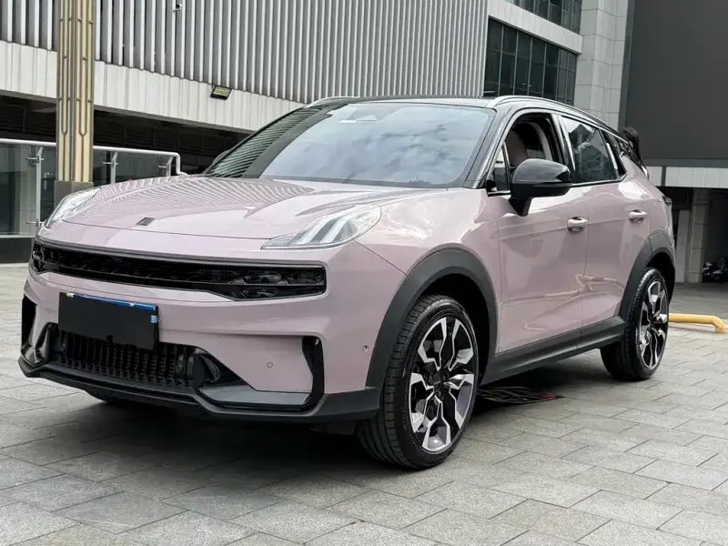 Lynk & Co 06