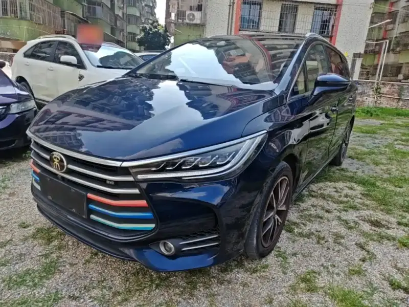 BYD MAX