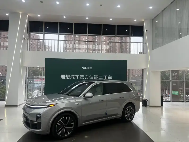 Li Auto L8
