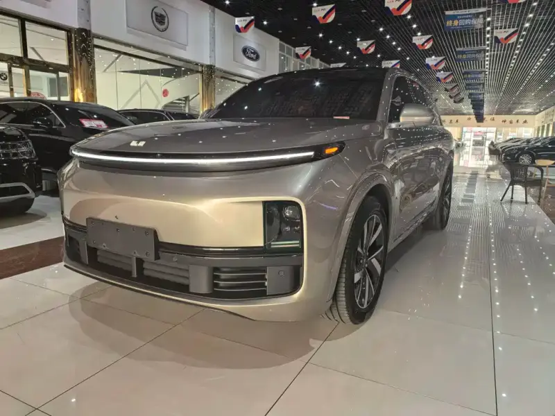Li Auto L8