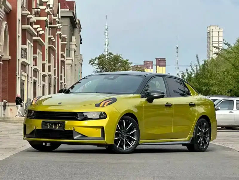 Lynk & Co 03