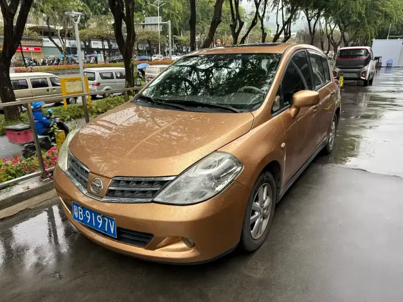 Nissan Tiida