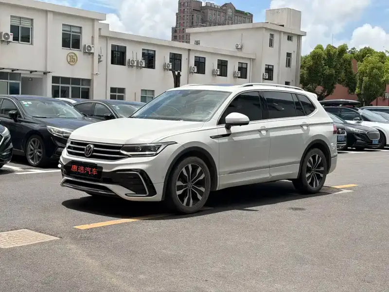 Volkswagen Tiguan L