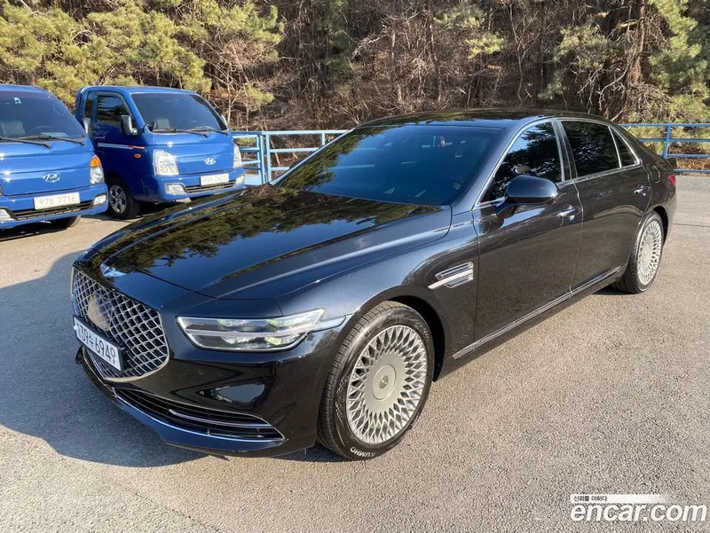 Genesis G90