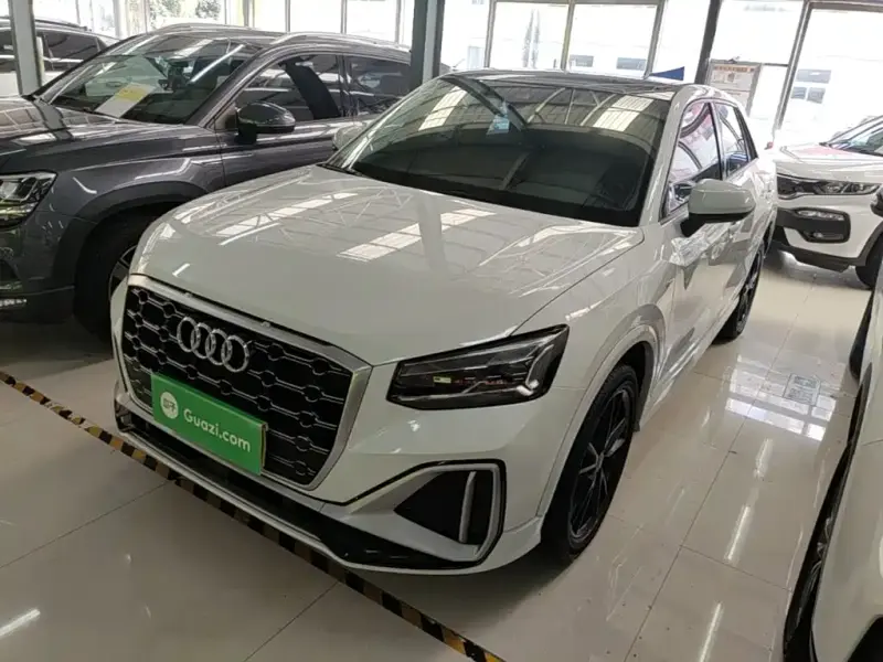 Audi Q2L
