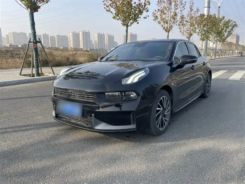 Lynk & Co 03