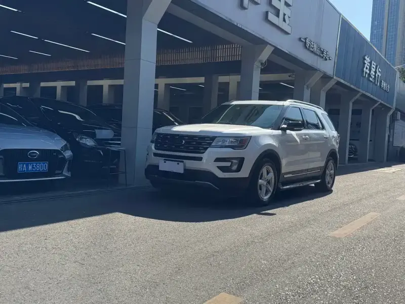 Ford Explorer (Import)