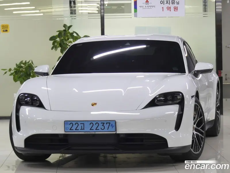 Porsche Taycan