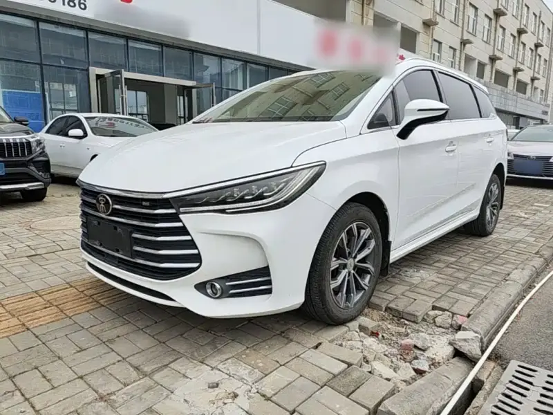 BYD MAX