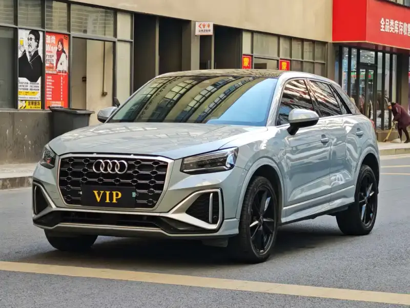 Audi Q2L