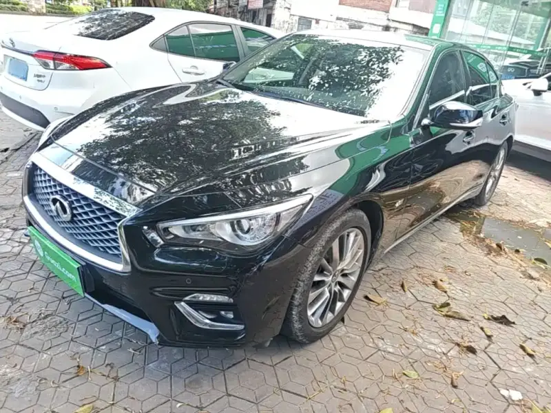 Infiniti Q50L