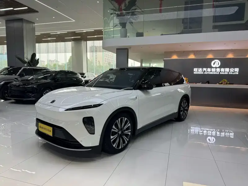 NIO ES8