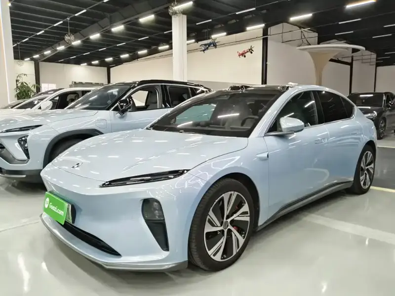 NIO ET5