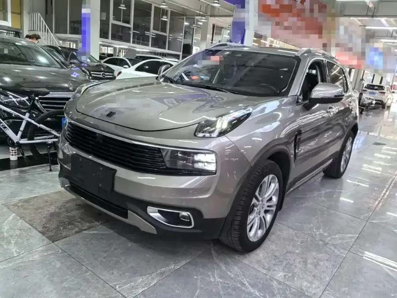 Lynk & Co 01