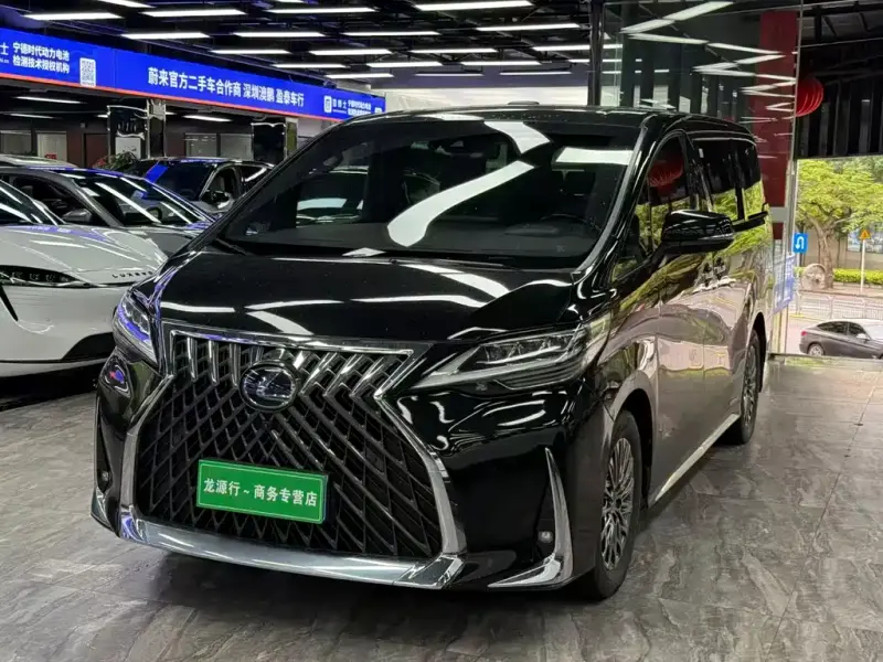 Lexus LM