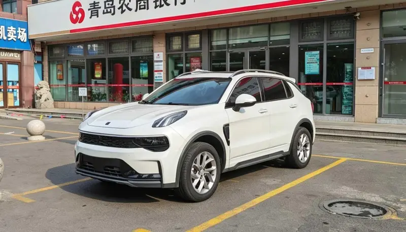 Lynk & Co 01