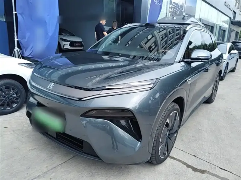 BYD Tang L