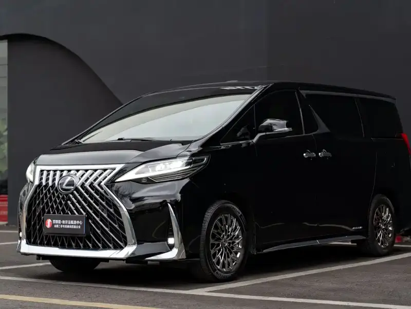 Lexus LM