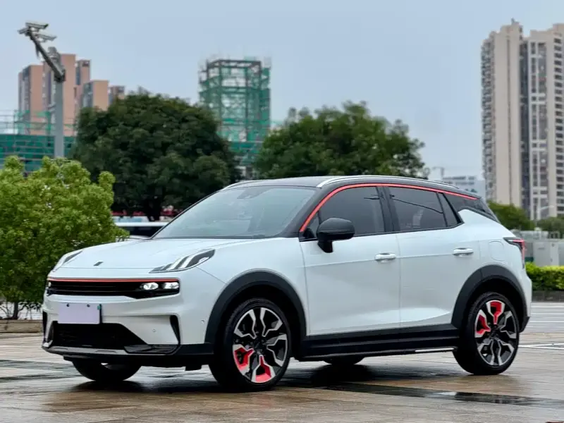 Lynk & Co 06