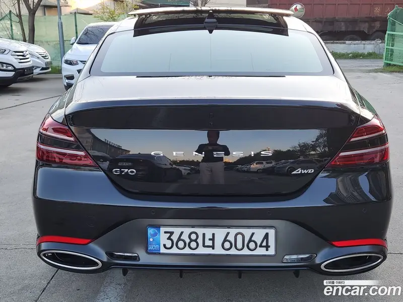 Genesis G70