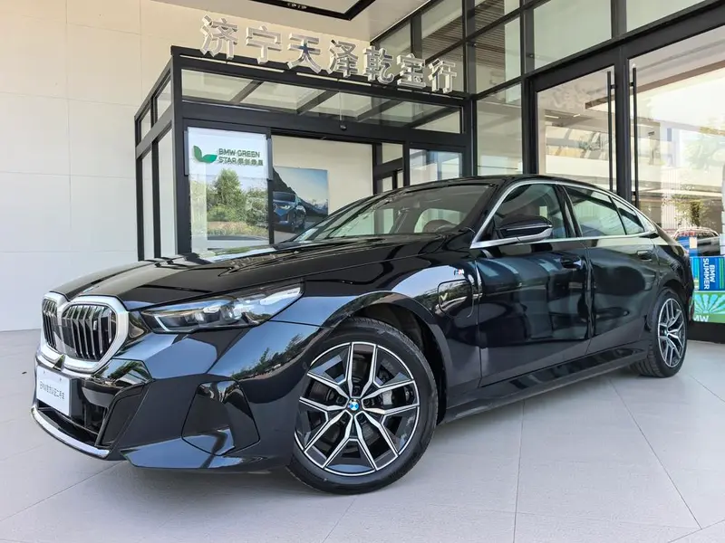BMW i5