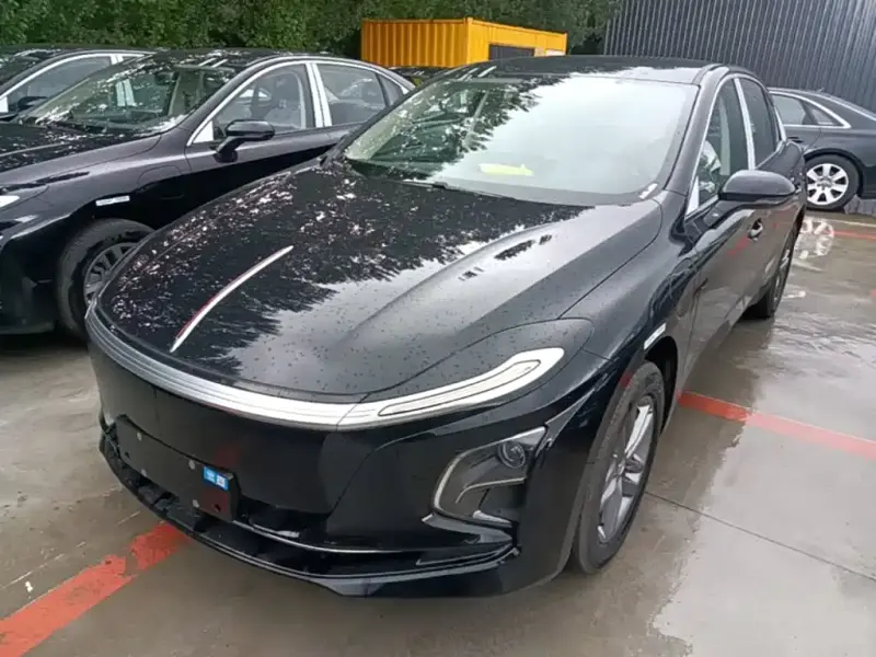 Hongqi E-QM5