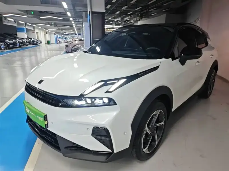 Lynk & Co 06
