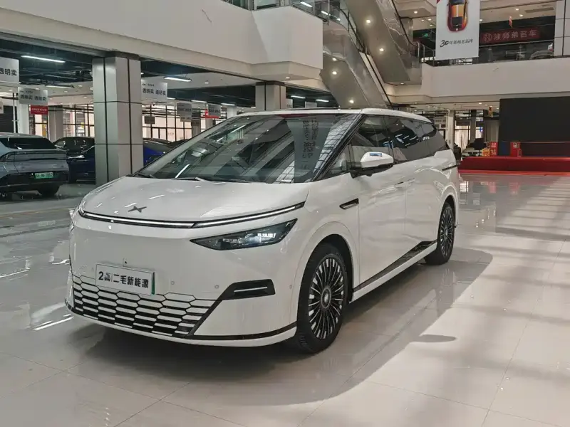 XPeng X9