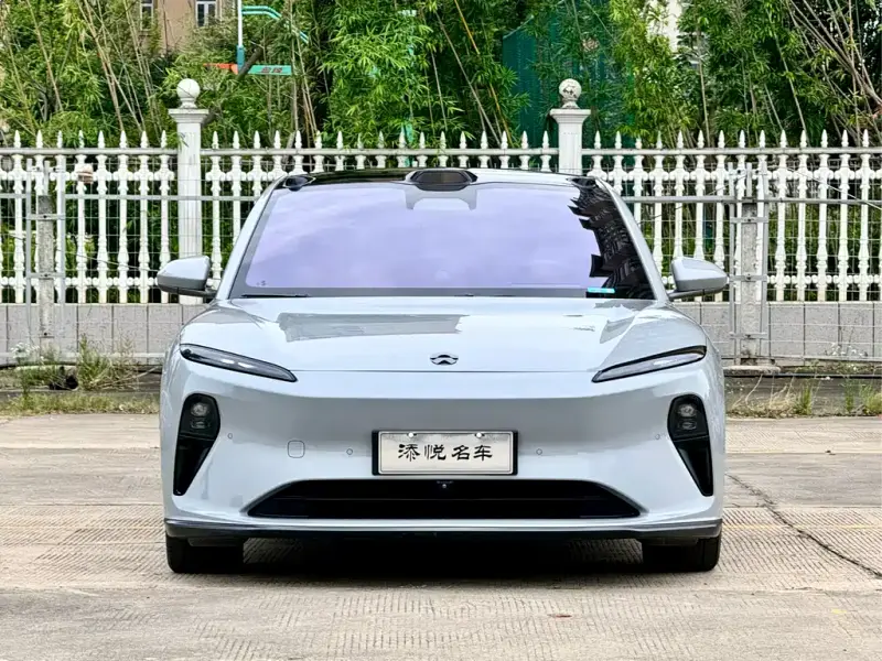 NIO ET5