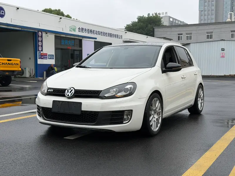 Volkswagen Golf GTI